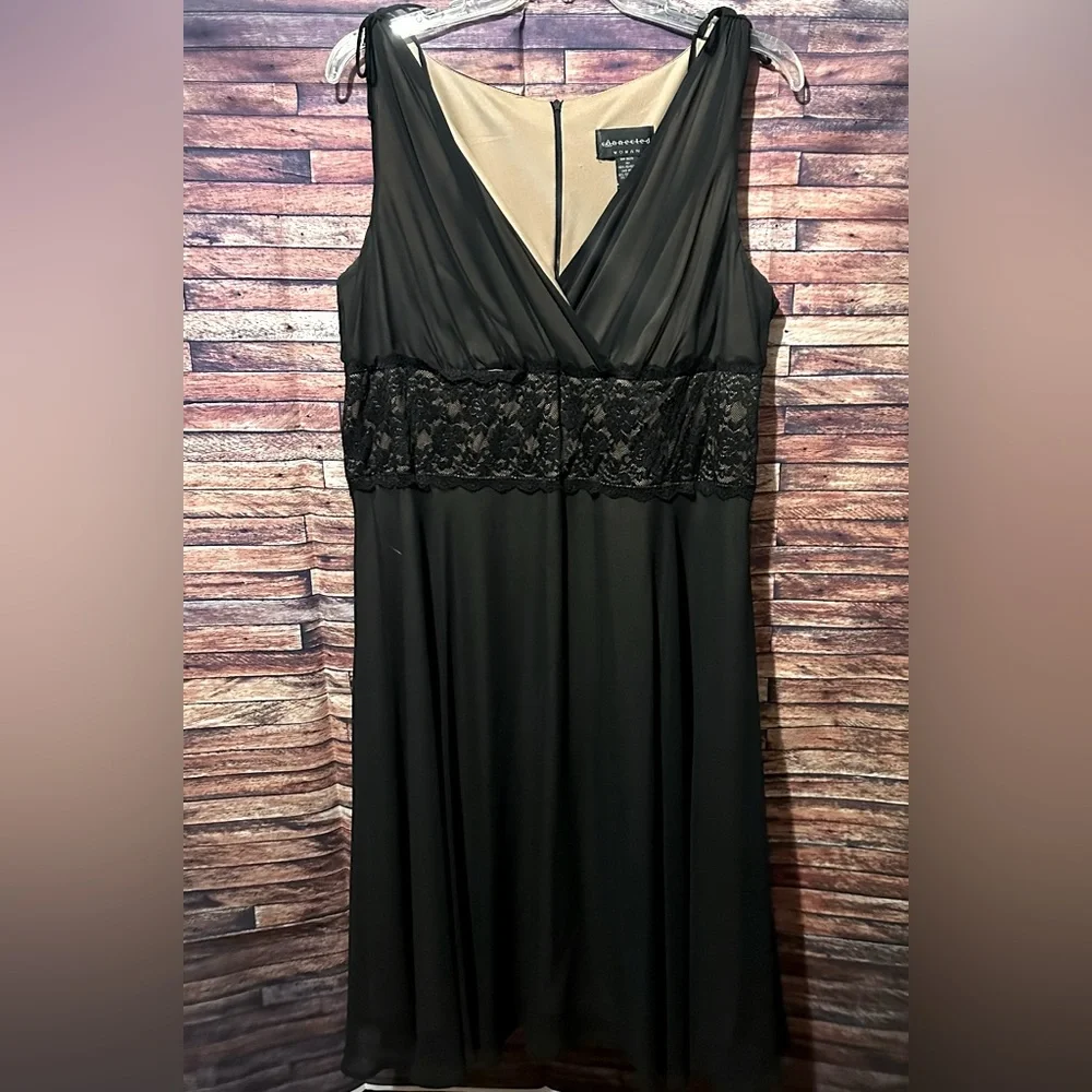 Black & Gold Knee Length Formal Dress - Picture 1 of 3